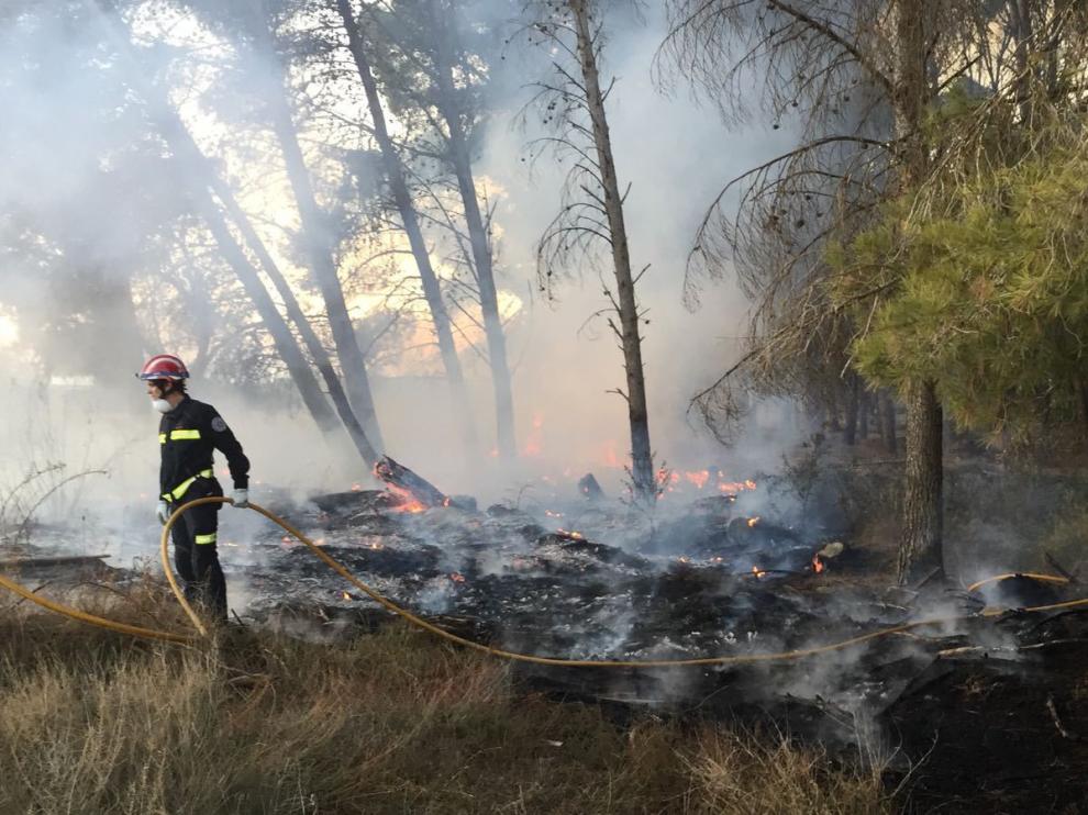 Incendio entre Almuniente y Valfonda