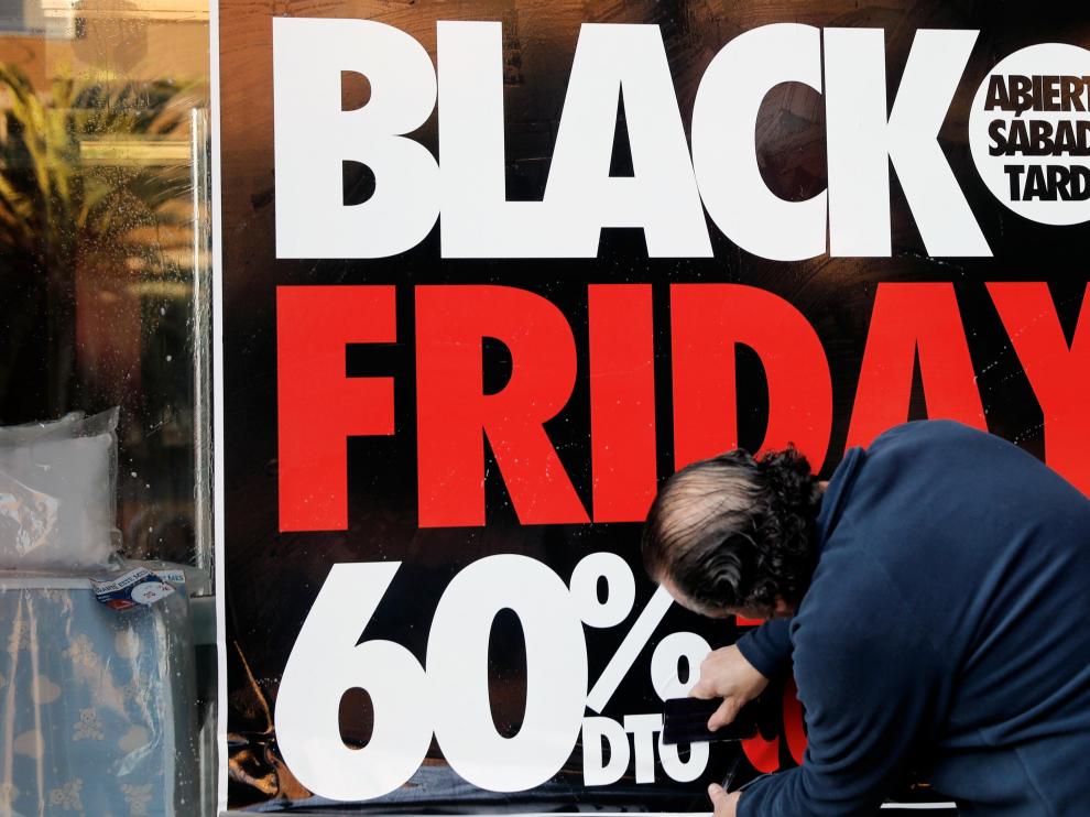 El trabajo "extra" del 'Black Friday' será voluntario en las tiendas textiles de Zaragoza