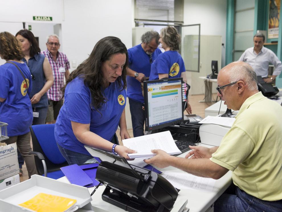 Marta de Santos, en la CHE, el día que se entregaron las alegaciones al embalse.