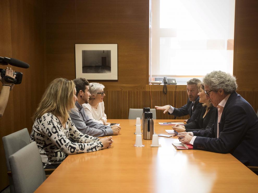 Podemos y CHA han mantenido este jueves su primer encuentro bilateral en lo que va de legislatura.