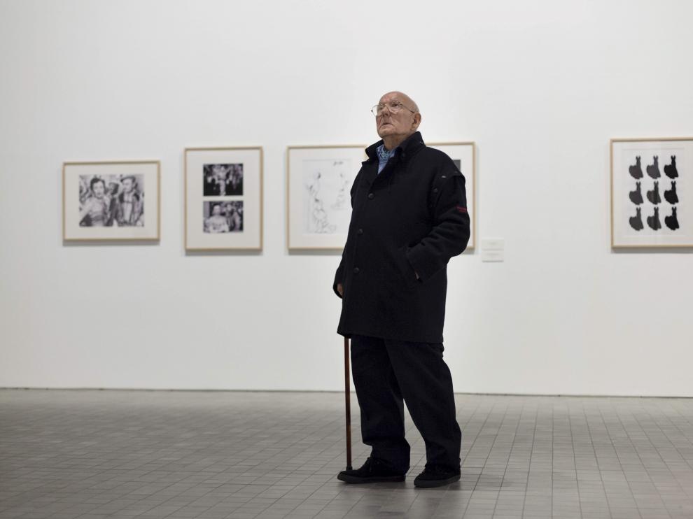 El modisto aragonés Pedro Esteban, de 81 años, en el IACC Pablo Serrano.