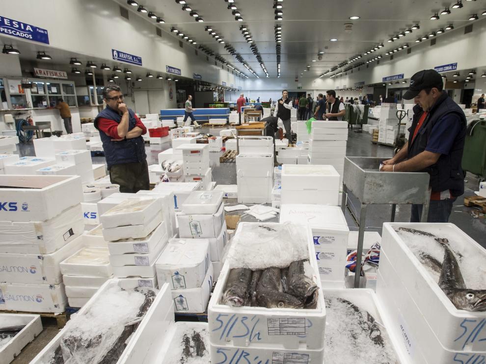 Puesto de pescados de Mercazaragoza.