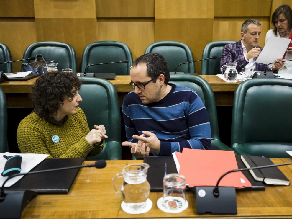 Arantza Gracia y Alberto Cubero, en el pleno de ayer