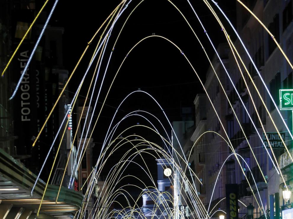 Iluminación en la calle Preciados de Madrid.