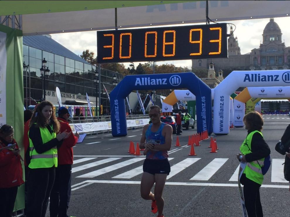 Toni Abadía, segundo en la carrera Jean Bouin de Barcelona.