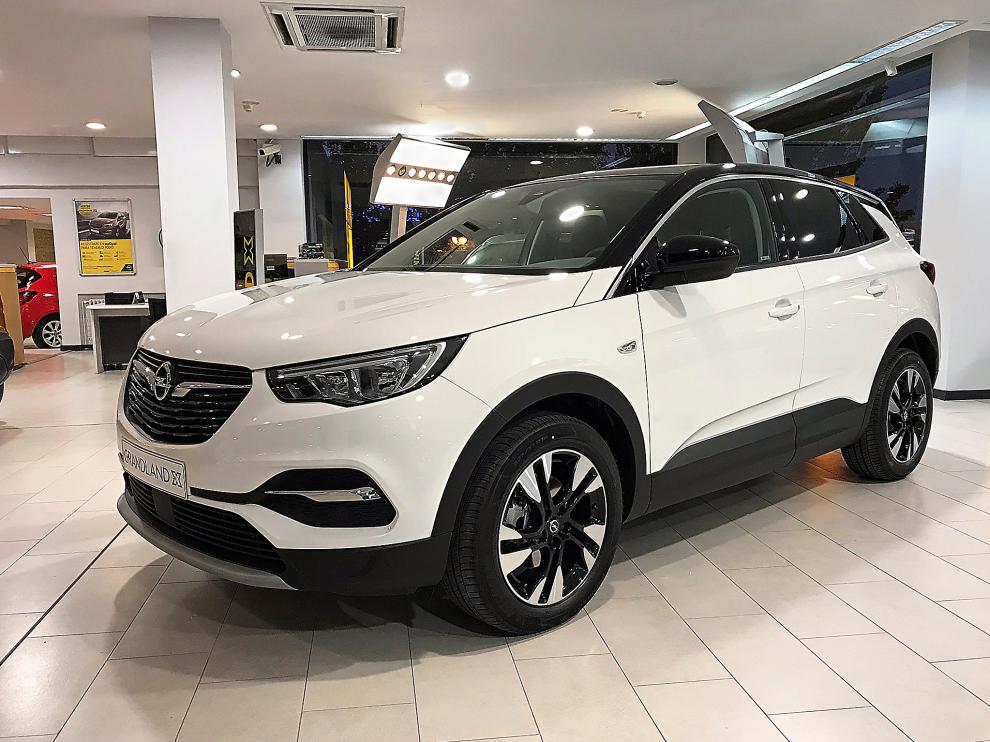 Nuevo Opel Grandland X en el concesionario Opel Zavisa de Zaragoza.
