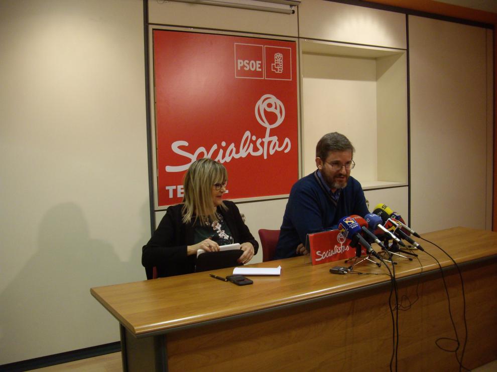 Perla Borao e Ignacio Urquizu, durante la rueda de prensa en la que reclamaron mejoras en la N-330.