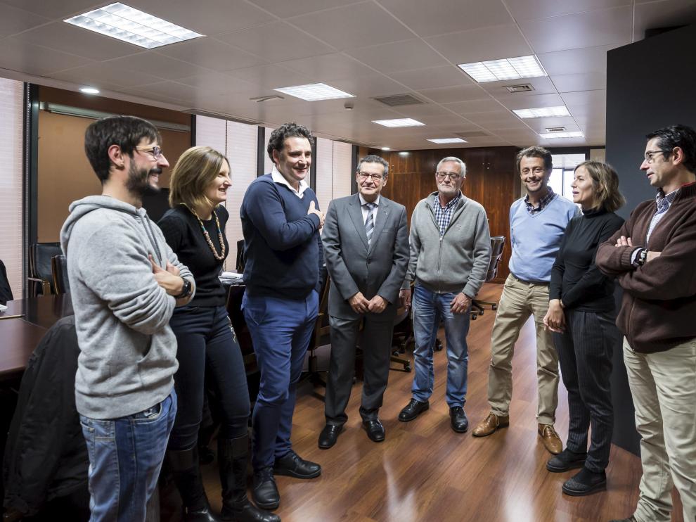 Miembros de la Plataforma del Tercer Sector de Aragón, antes de que diera comienzo la reunión