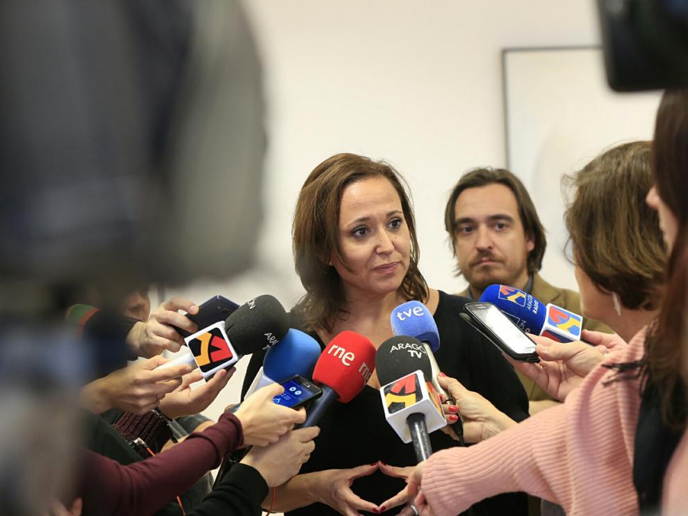 La consejera de Educación, Cultura y Deporte del Gobierno de Aragón, Mayte Pérez, comparece ante los medios en una imagen de archivo.