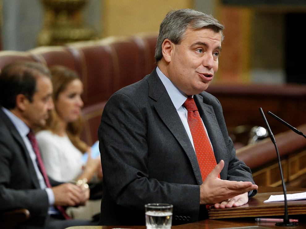 El diputado del PDeCAT, Jordi Xuclà, durante su intervención en el pleno del Congreso.