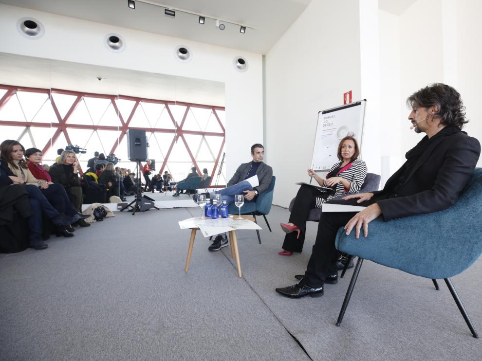 La consejera de Educación y Cultura, Mayte Pérez, con Víctor Jiménez (izquierda) y Miguel Ángel Berna.