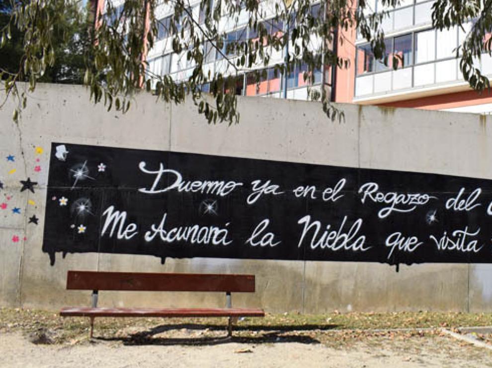 Poesía en los muros de Parque Goya