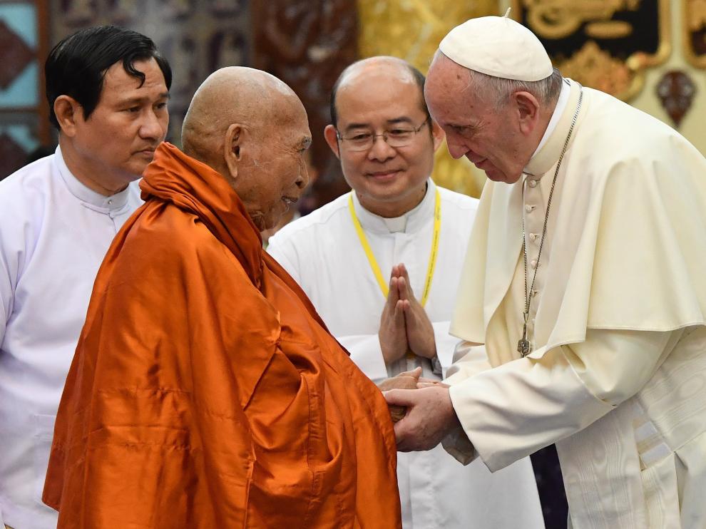 El Papa en su reunión con los líderes budistas
