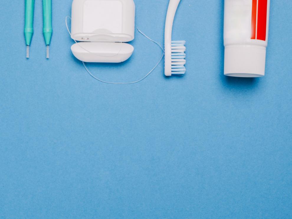 Además de una buena higiene dental, ciertos alimentos pueden prevenir la inflamación.