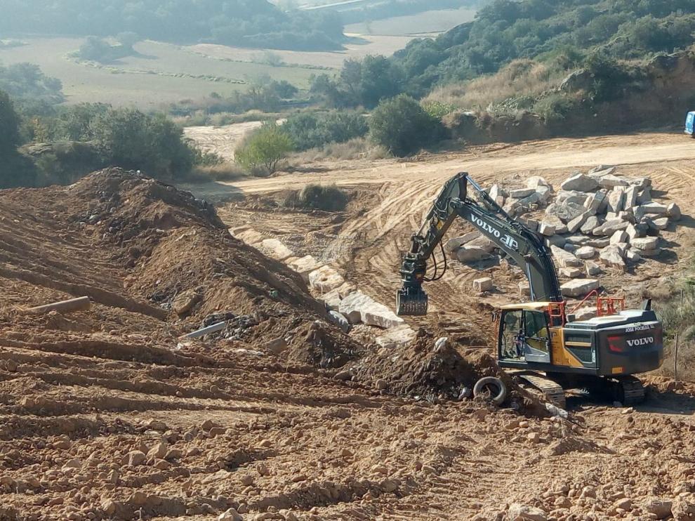 Obras de sellado en el vertedero de Tamarite.