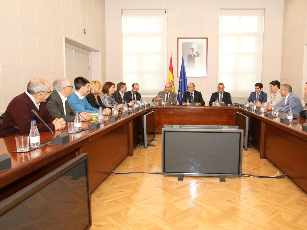 Reunión de alcaldes afectados por la N-330 con el secretario general de Infraestructuras, en el Ministerio de Fomento.