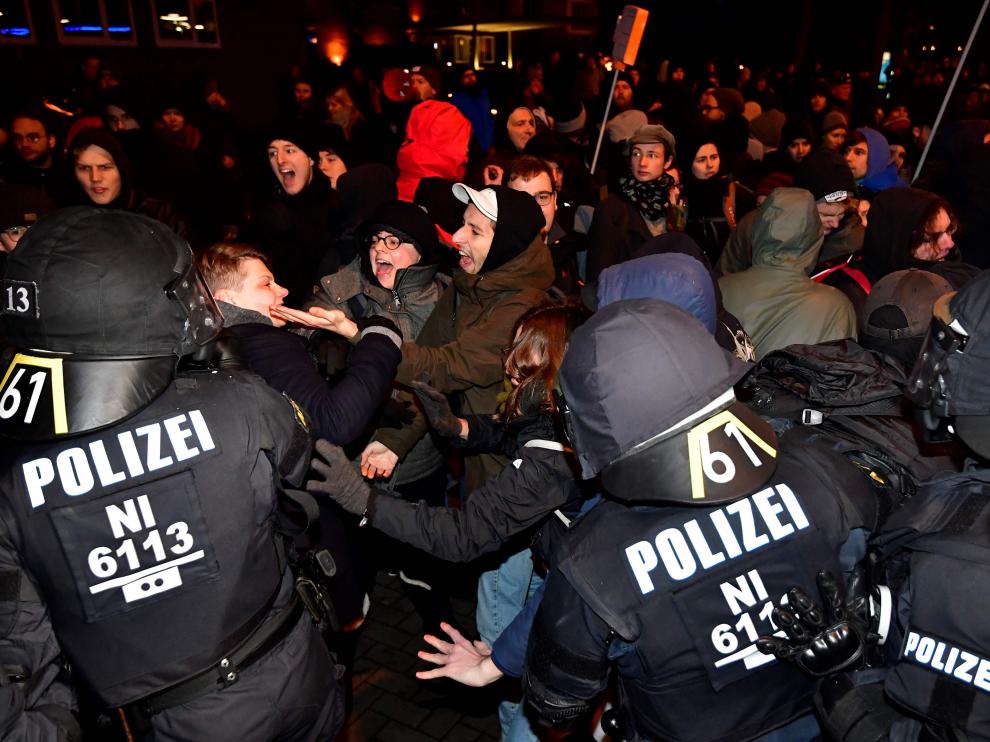 Protestas en las calles contra el congreso de la AfD
