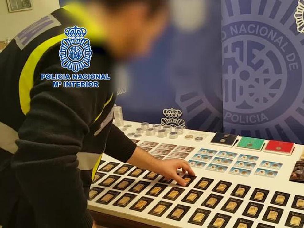 La Policía Nacional detiene en Huesca a un estafador que vendía online falsos lingotes de oro