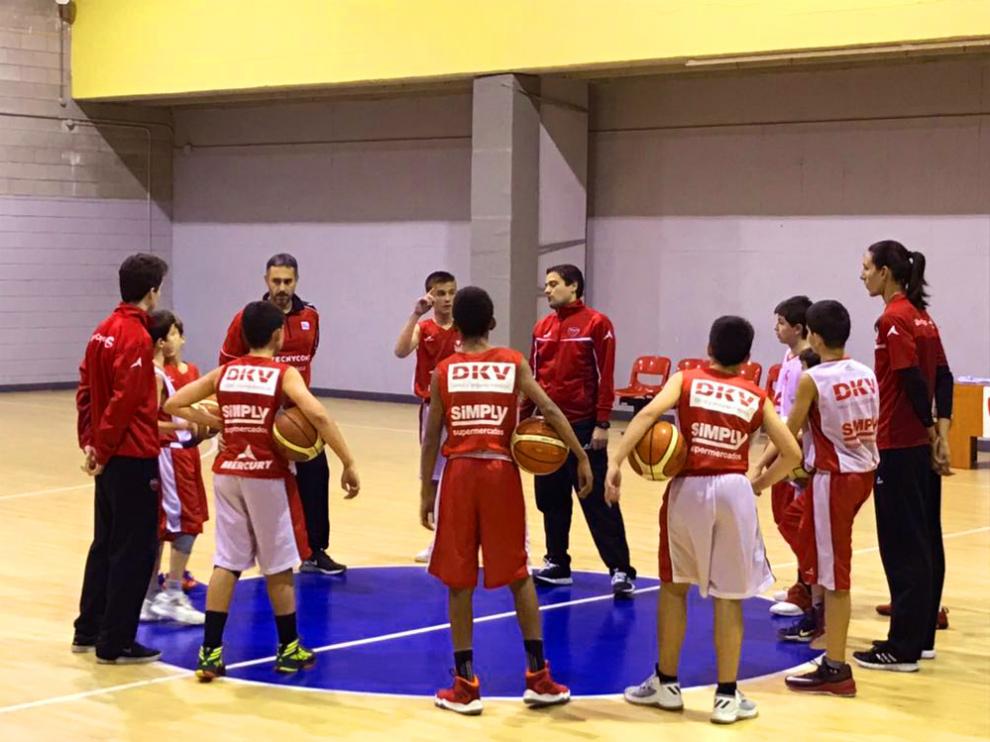 Cuspinera, el pasado lunes con el infantil B del Basket Zaragoza.