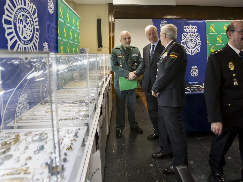 Imagen de las joyas recuperadas por la Policía, el día que fue presentada la desarticulación de la banda.