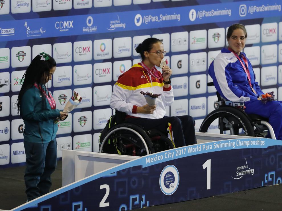 Teresa Perales, en el podio
