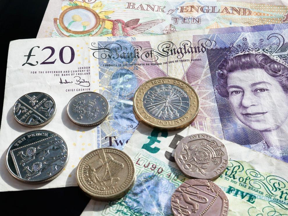 La libra marca máximos de seis meses frente al euro tras el acuerdo sobre el Brexit