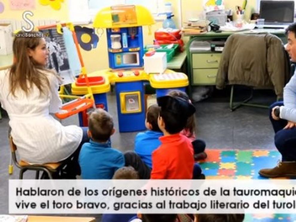 El torero Imanol Sánchez, en la charla sobre tauromaquia en el CRA El Mirador de Villalengua.