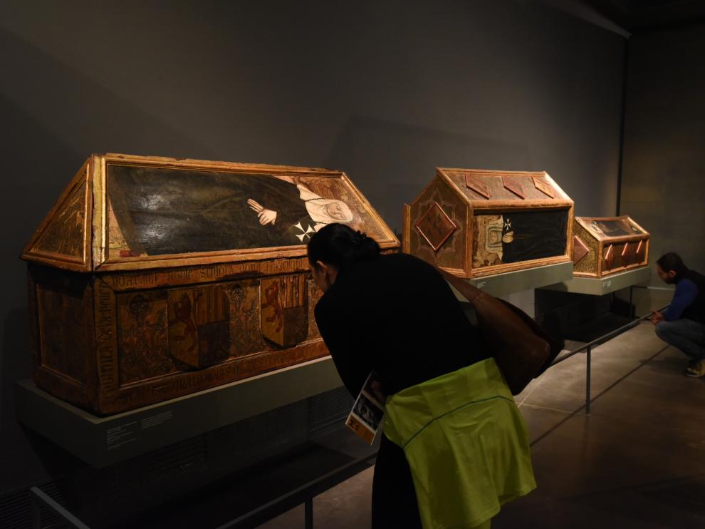 Numerosas personas visitan este domingo el Museo de Lérida.