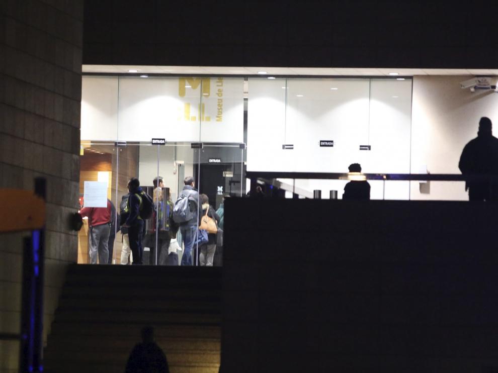 Los técnicos del Museo de Lérida llegaron poco antes de la medianoche del domingo.