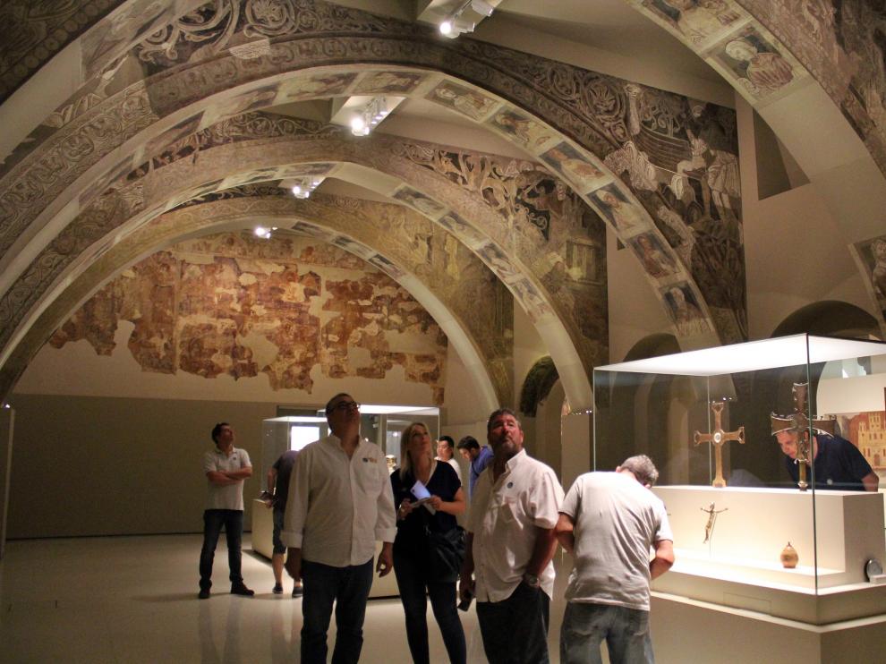 Pinturas murales del monasterio de Sijena que se exhiben en el Museo Nacional de Arte de Cataluña.