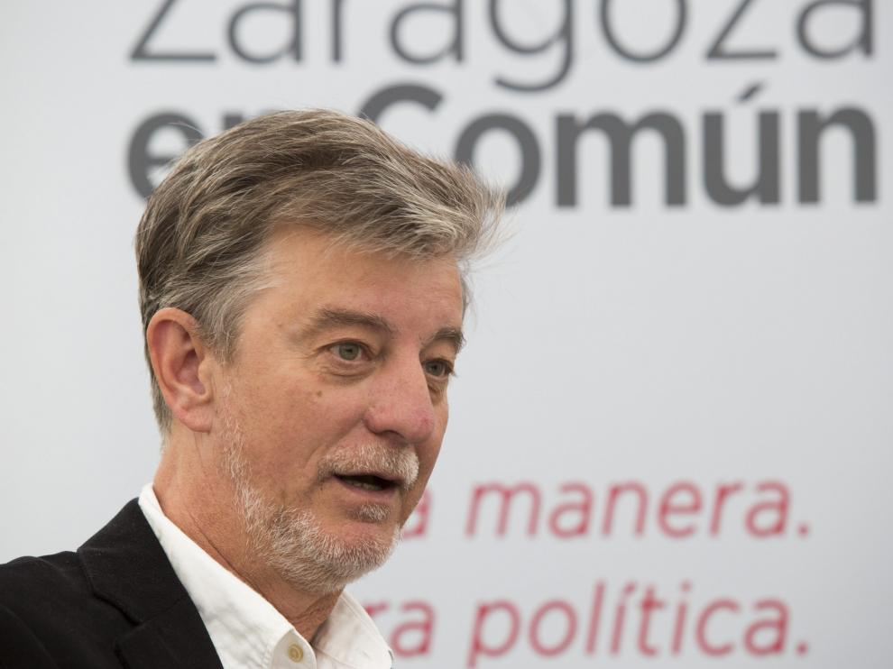 Pedro Santisteve, durante la campaña electoral de 2015.