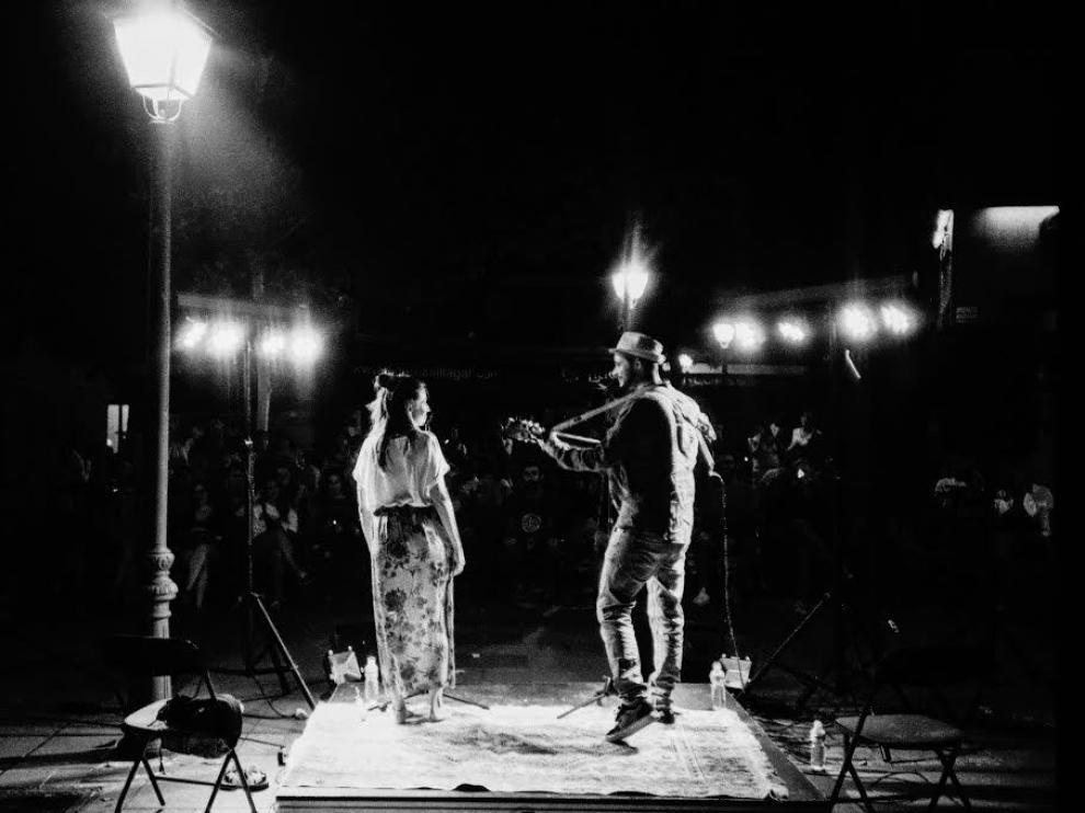 Té Canela presenta su primer disco: 'Las dos caras del hilo'.