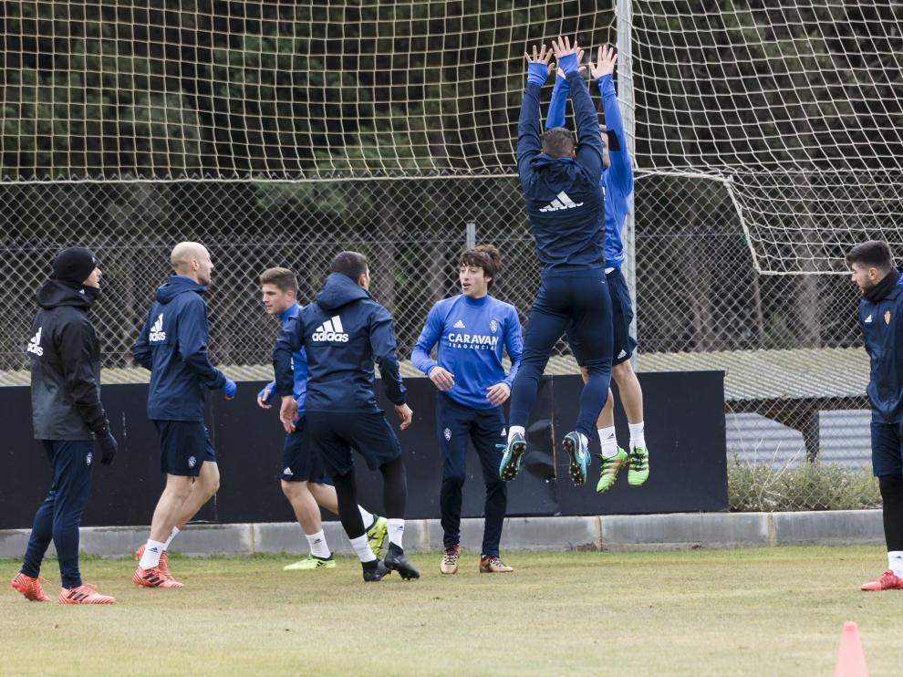Jugadores del Real Zaragoza durante un entrenamiento reciente.