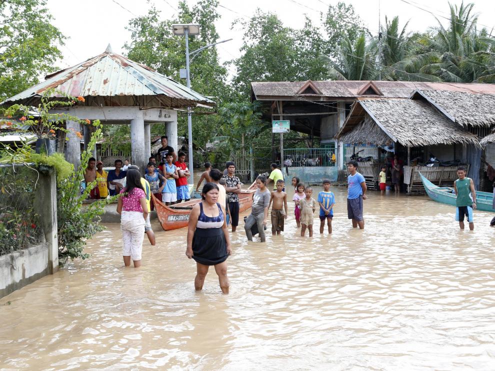 Inundaciones en Filipinas a causa de la tormenta tropical.