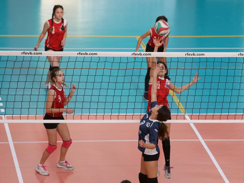 Las chicas predominaron en el Torneo de Reyes, disputado ayer en Teruel.