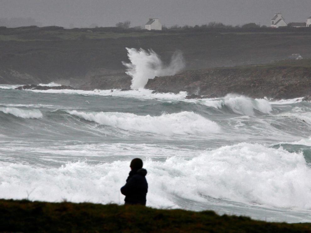 El oleaje a causa de la tormenta Eleanor podría causar inundaciones