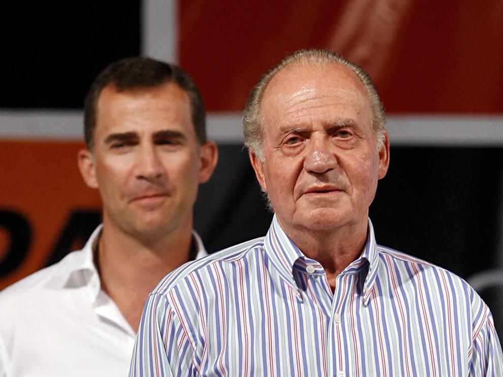 El Rey, con el entonces Príncipe de Asturias en 2009.