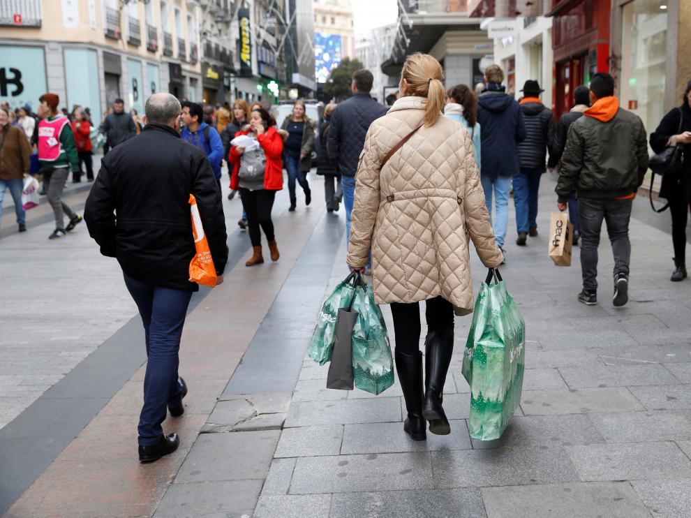 Aunque algunos las adelantan, la mayoría de comercios mantiene el inicio de las rebajas el 7 de enero.