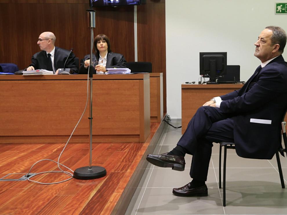 Agapito Iglesias, en el banquillo de los acusados, este lunes, 8 de enero, en la Audiencia Provincial de Zaragoza.
