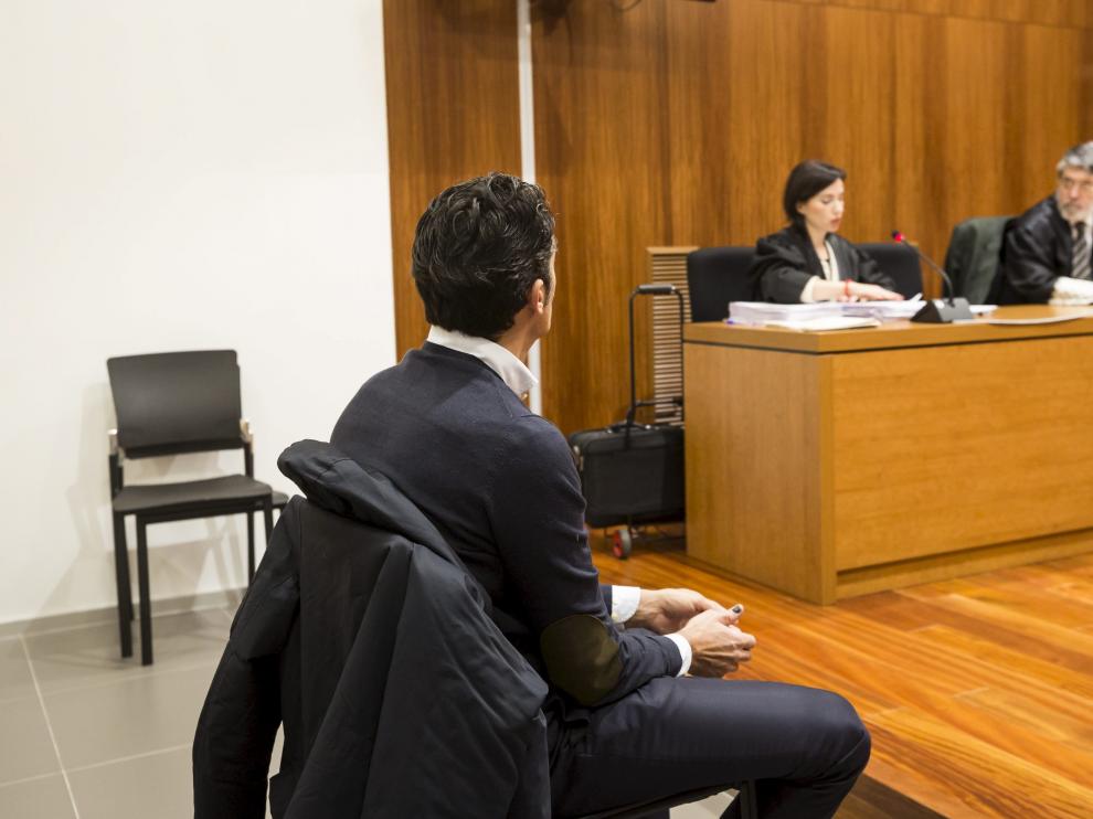 José Ángel Niubo, director ejecutivo de la escuela de negocios Esoen Business School (ahora cerrada), ha sido juzgado este martes en la Audiencia Provincial de Zaragoza