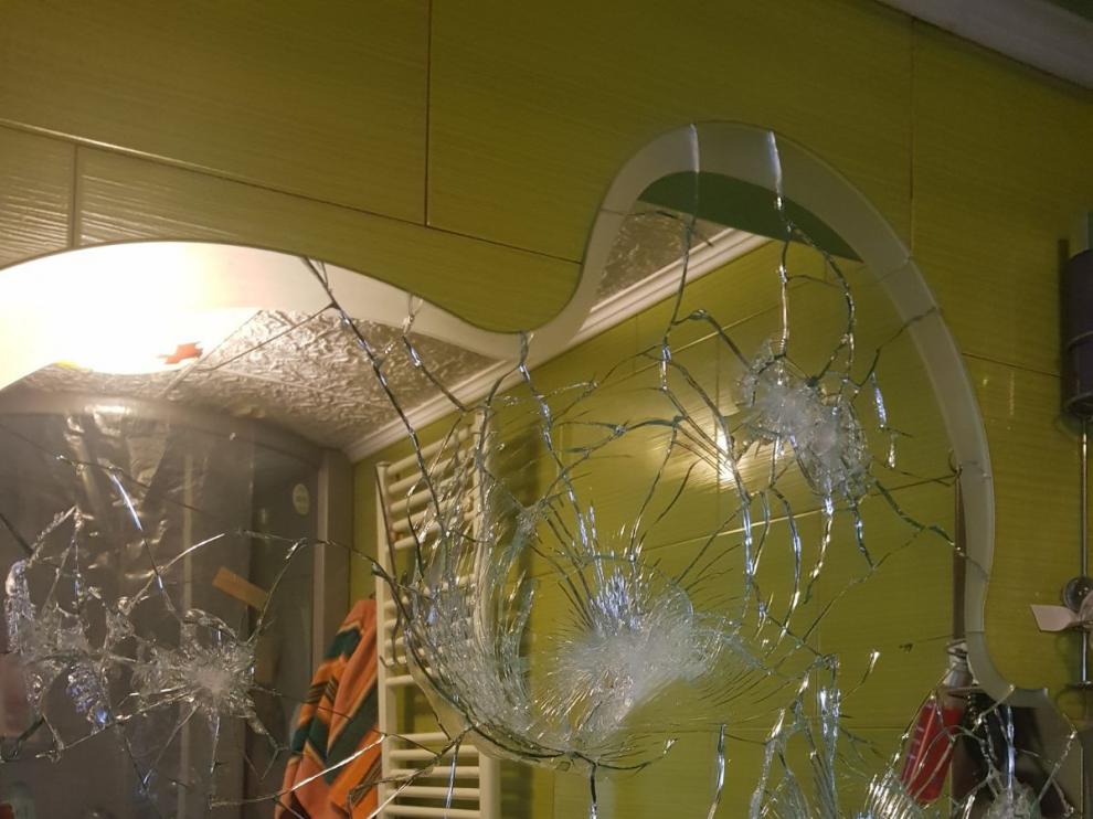 Una hora a martillazo limpio en la casa familiar