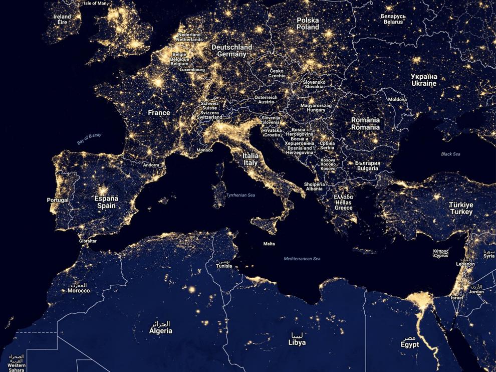 Fragmento del mejor mapa nocturno que existe hasta el momento. Su color es falso y las imágenes, borrosas cuando se amplían