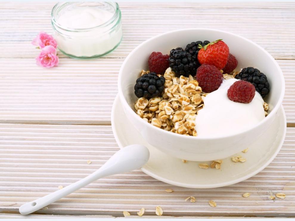 El yogur protege la flora intestinal.