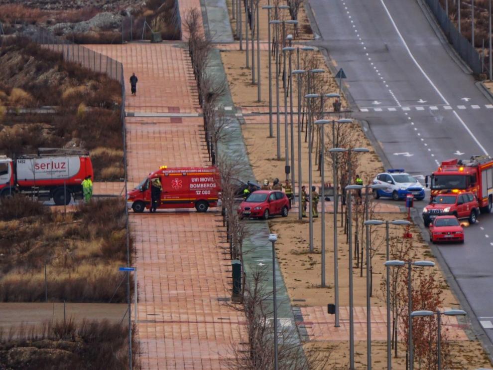 Los Bomberos y la Policía Local se han desplazado hasta el lugar del accidente.