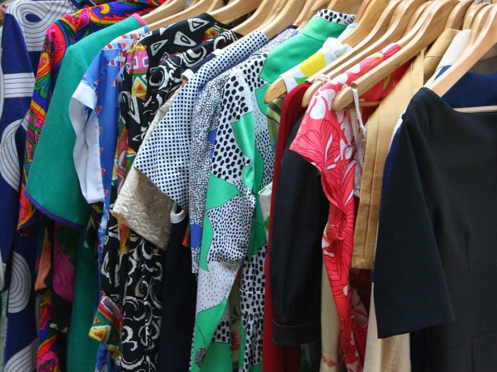 La ropa de mujer está entre los objetos más vendidos de segunda mano.