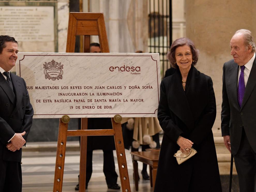 Don Juan Carlos y Doña Sofía en el templo de Santa María la Mayor de Roma.