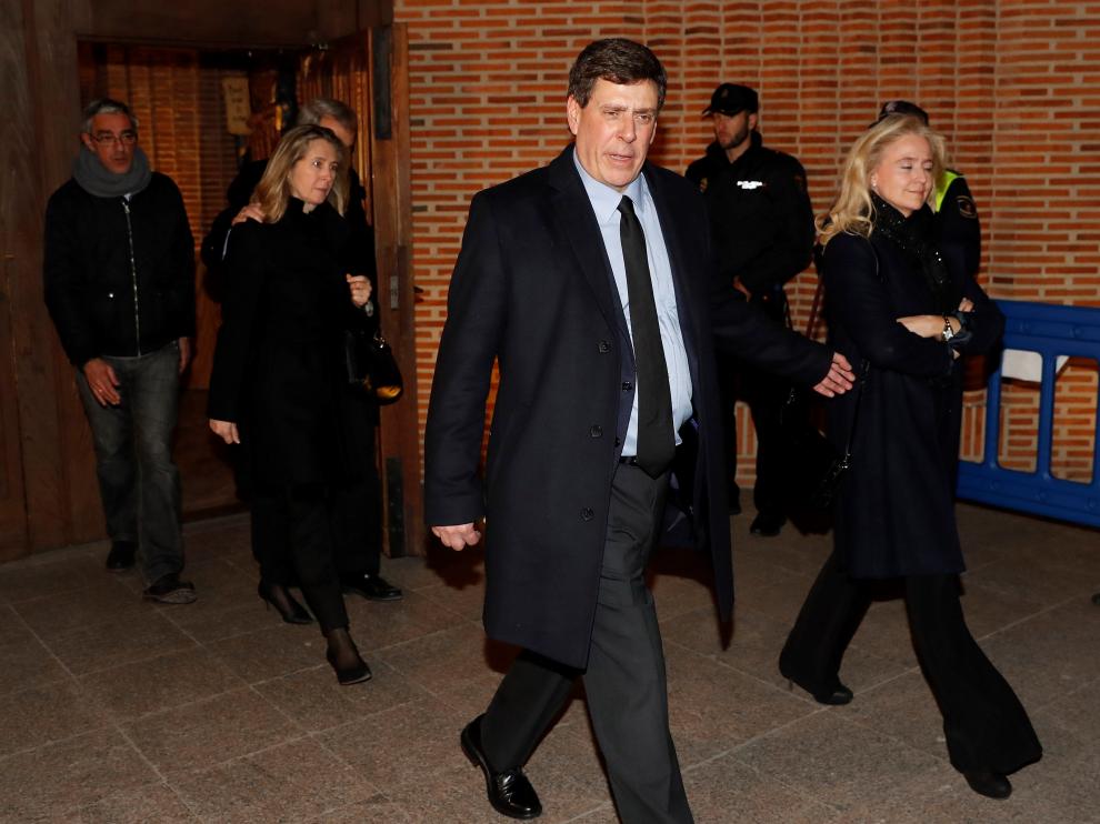 El padre de Diana Quer, a la salida del funeral.