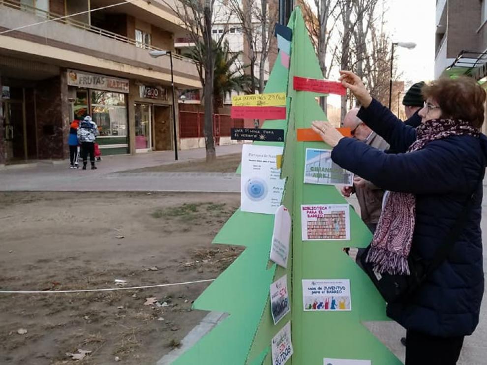 Los vecinos del Picarral han colgado sus peticiones para mejorar el barrio