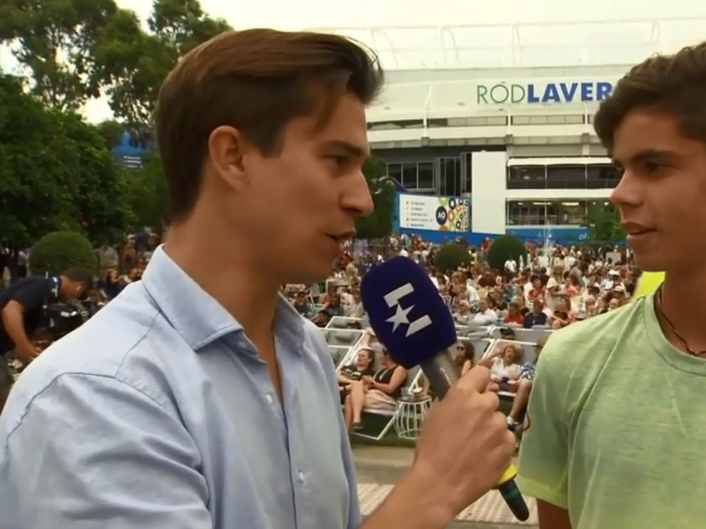 Alberto Colás, entrevistado por 'Eurosport' en el Open de Australia.