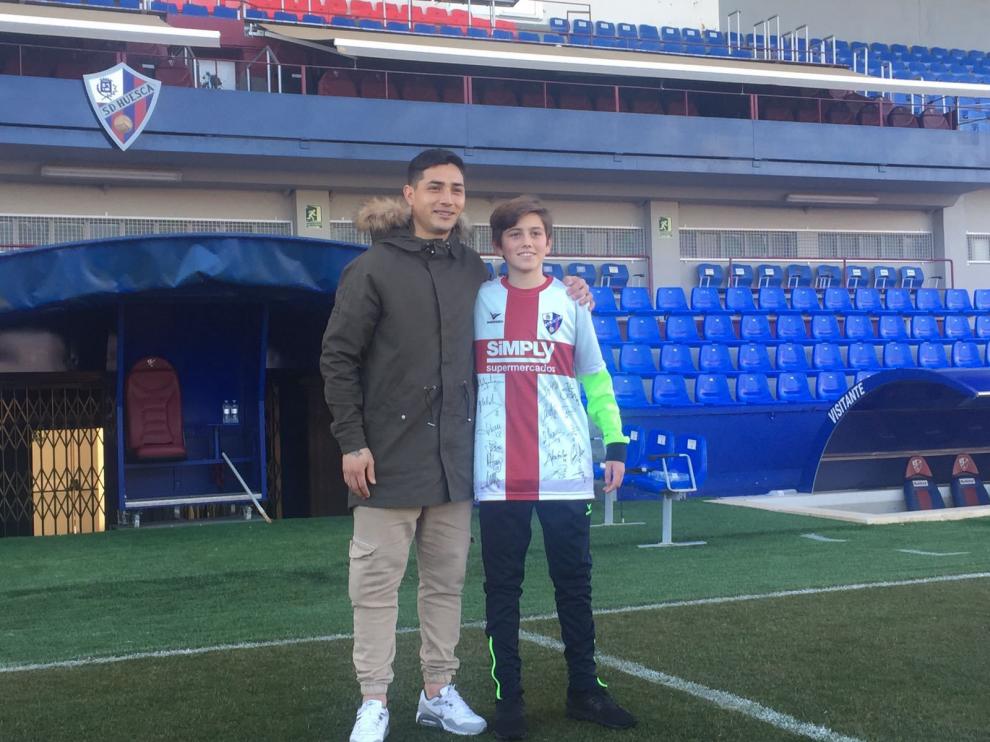 Chimy Ávila y Miguel se reunieron de nuevo en El Alcoraz para recordar la celebración.